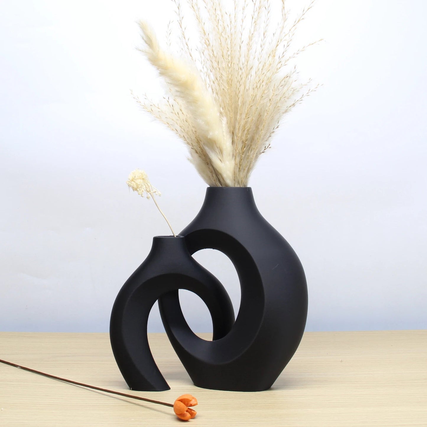 Artistic Ceramic Flower Vase – Unique Sculptural Design in Neutral Tone for Fresh and Dried Flowers 3