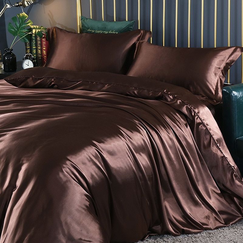 Luxury Silk Bedding Set | 47.2 - 70.9 in | 100% Pure Silk 4-Piece Collection | Soft Breathable Bed Linen | Brick by Brick