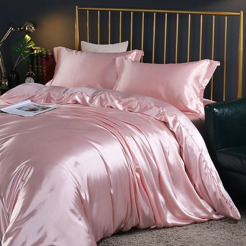 Luxury Silk Bedding Set | 47.2 - 70.9 in | 100% Pure Silk 4-Piece Collection | Soft Breathable Bed Linen | Brick by Brick