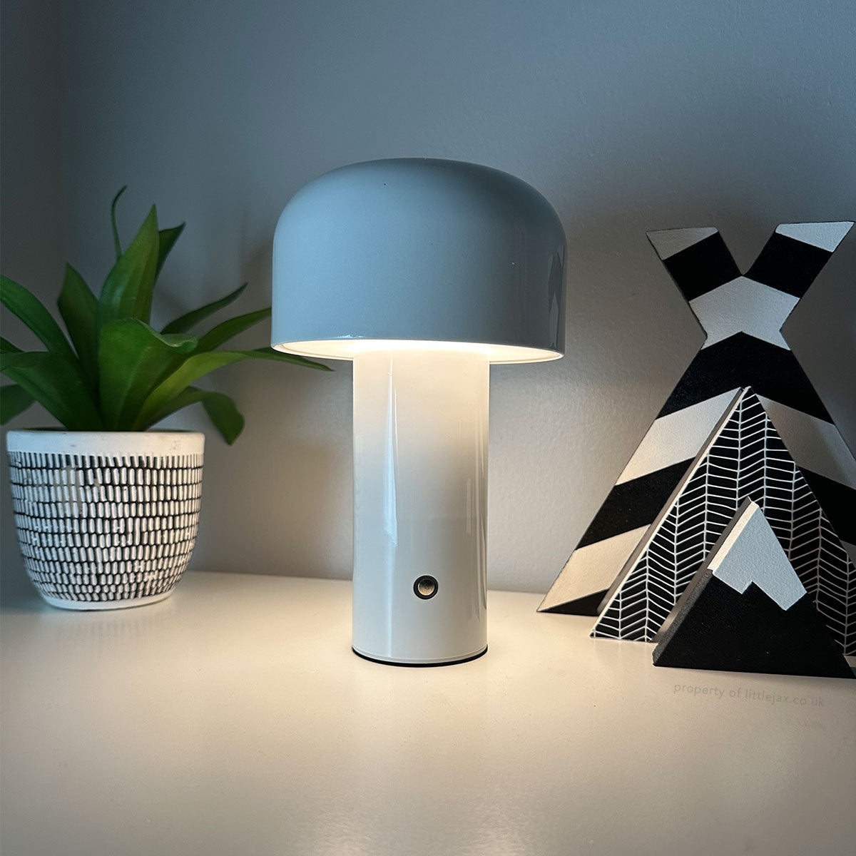 Wireless Mushroom Table Lamp | USB-C Rechargeable | 3 Brightness Levels | 8" Modern LED Light