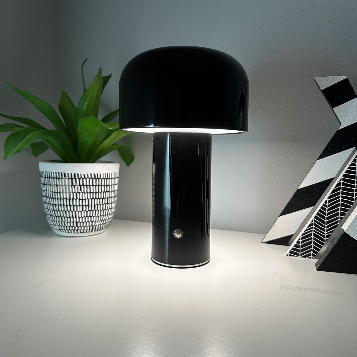 Wireless Mushroom Table Lamp | USB-C Rechargeable | 3 Brightness Levels | 8" Modern LED Light