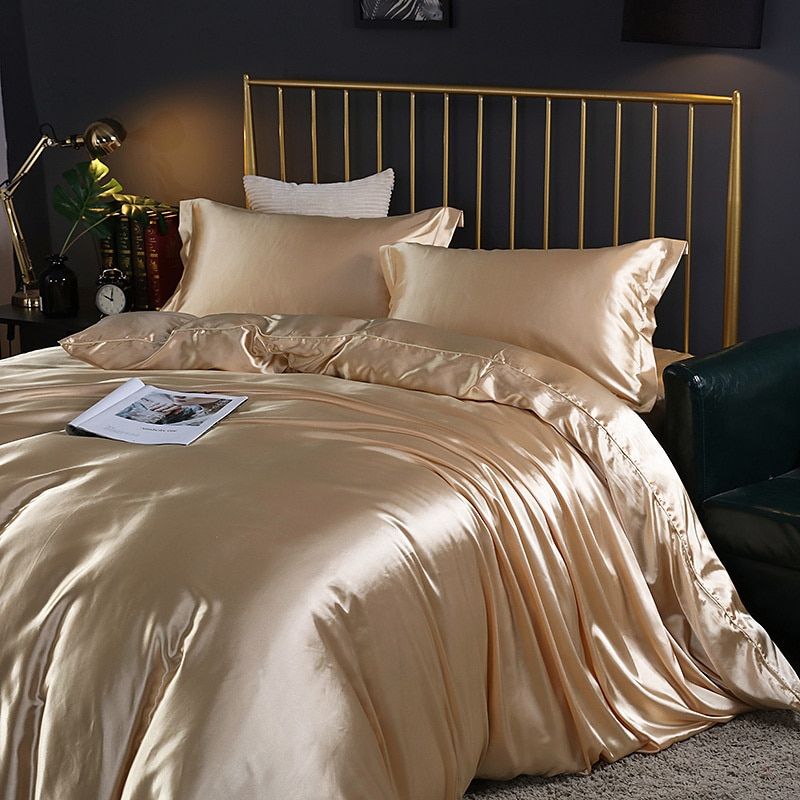 Luxury Silk Bedding Set | 47.2 - 70.9 in | 100% Pure Silk 4-Piece Collection | Soft Breathable Bed Linen | Brick by Brick