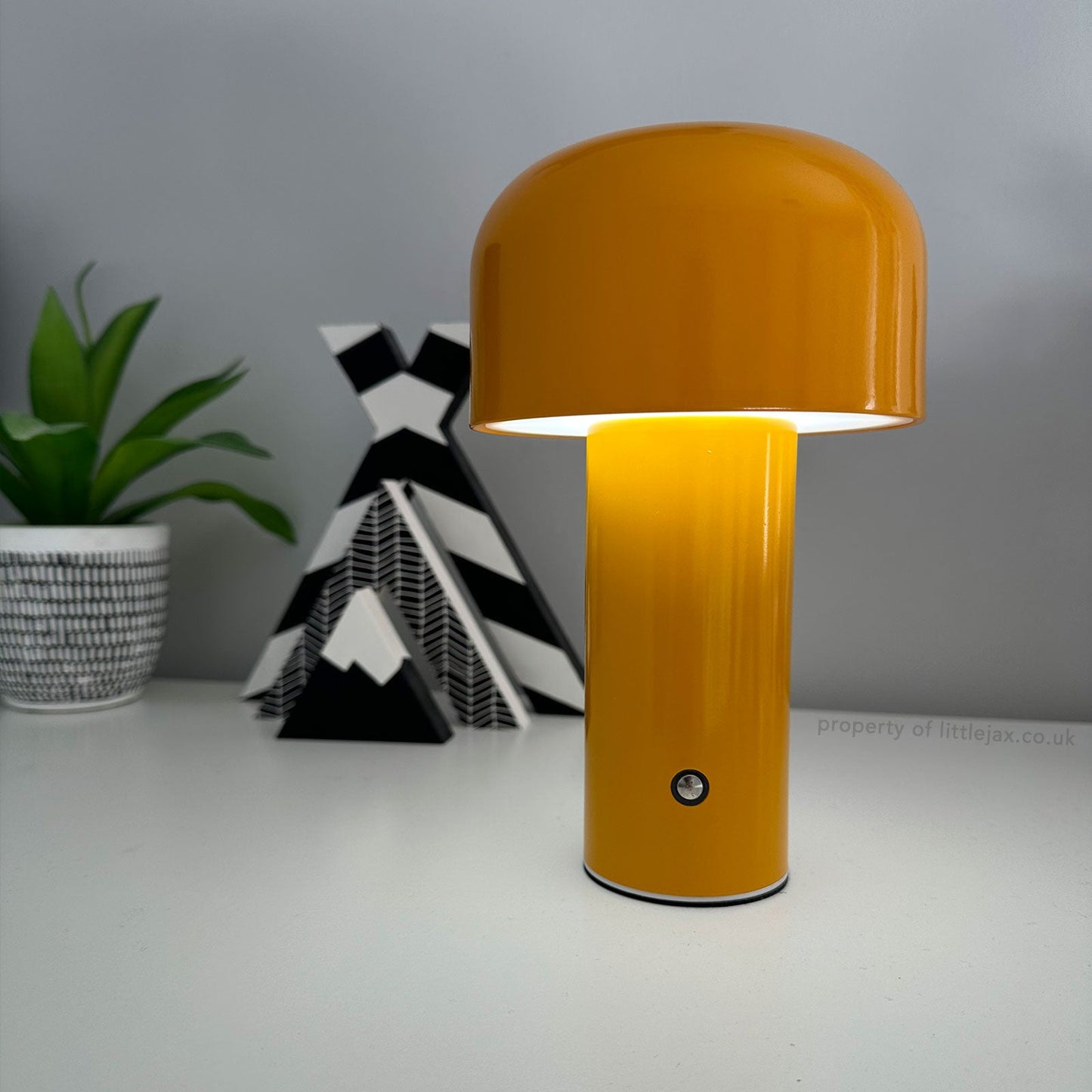 Wireless Mushroom Table Lamp | USB-C Rechargeable | 3 Brightness Levels | 8" Modern LED Light